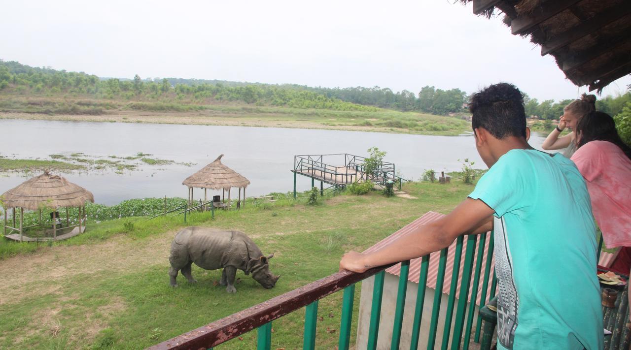 Jungle Sunset Camp Hotel Sauraha Exterior photo