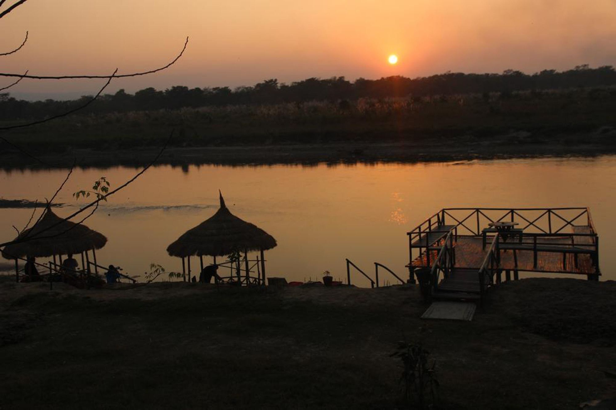 Jungle Sunset Camp Hotel Sauraha Exterior photo