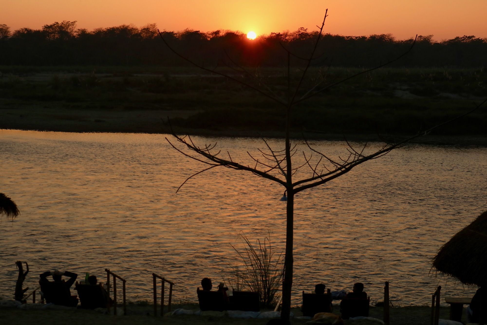 Jungle Sunset Camp Hotel Sauraha Exterior photo